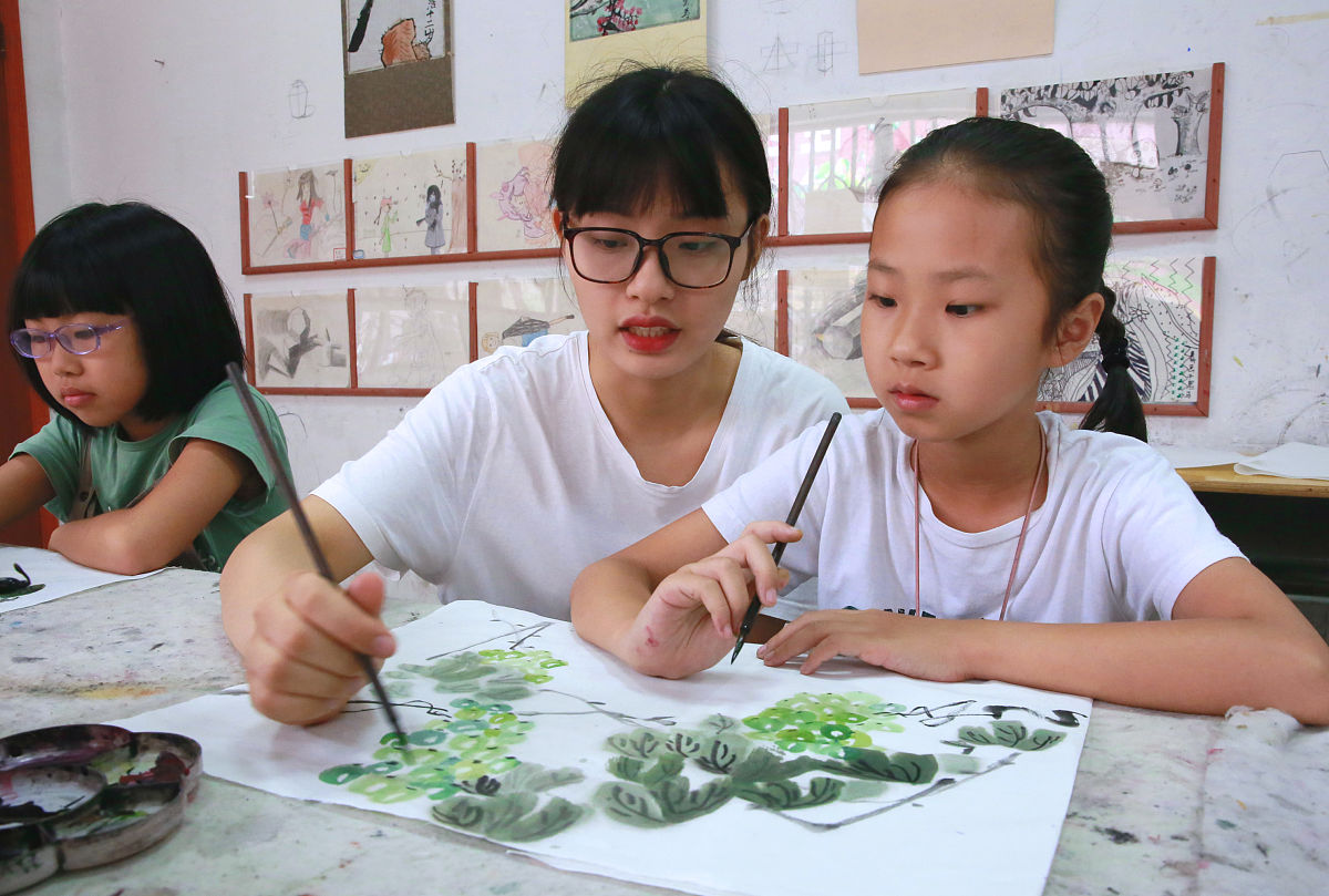 幼儿园教师如何培养儿童的水墨绘画能力：策略与家长合作