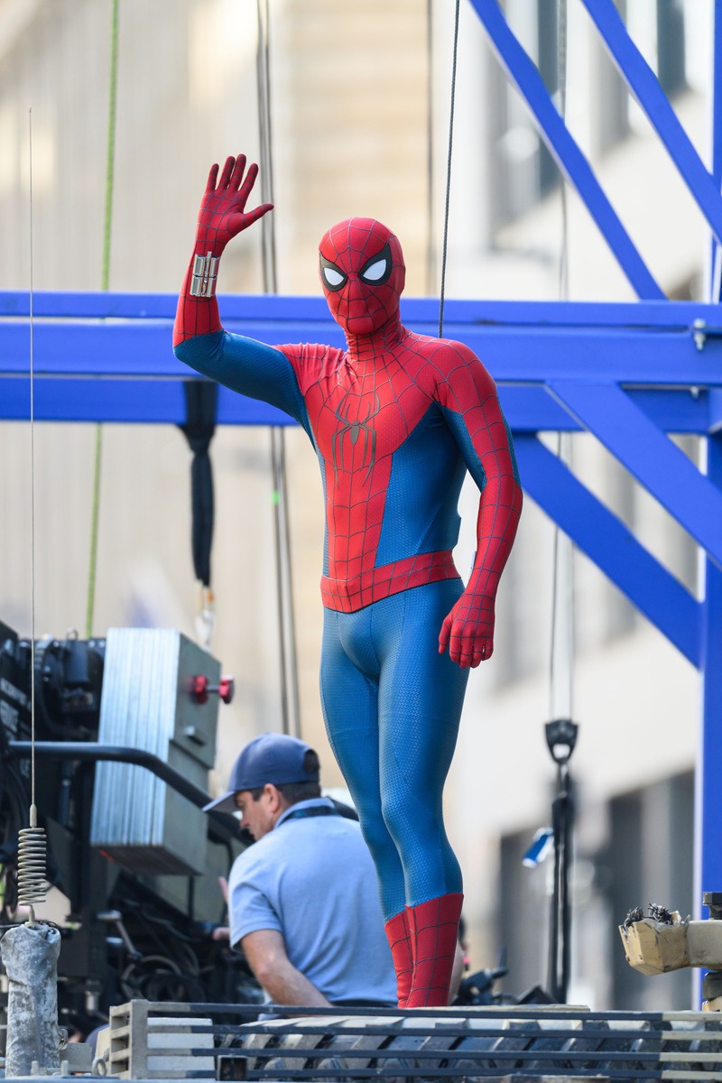 《蜘蛛侠：穿越蜘蛛宇宙》的不同版本：制片人揭秘幕后故事