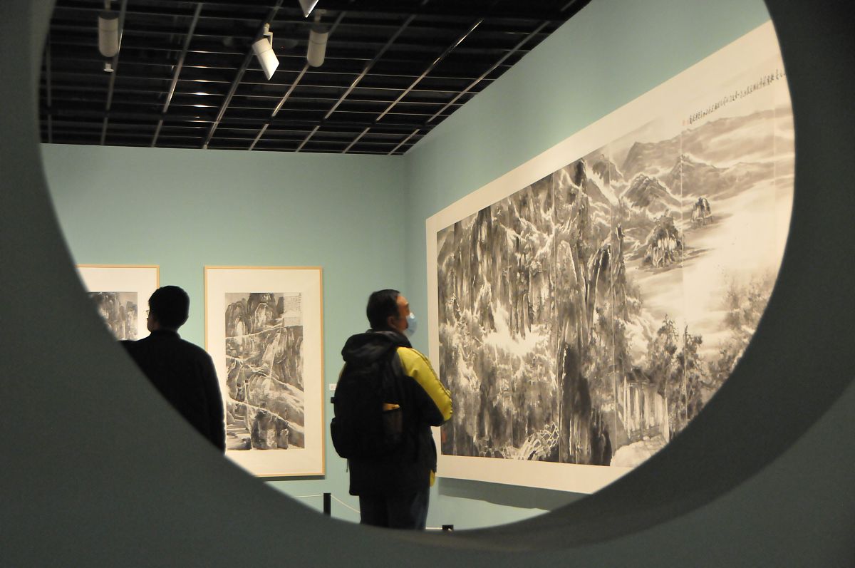 根据以下内容写出一篇3000字的短视频文案：探寻当代画坛巨匠解密艺术殿堂的杰出代表人物！