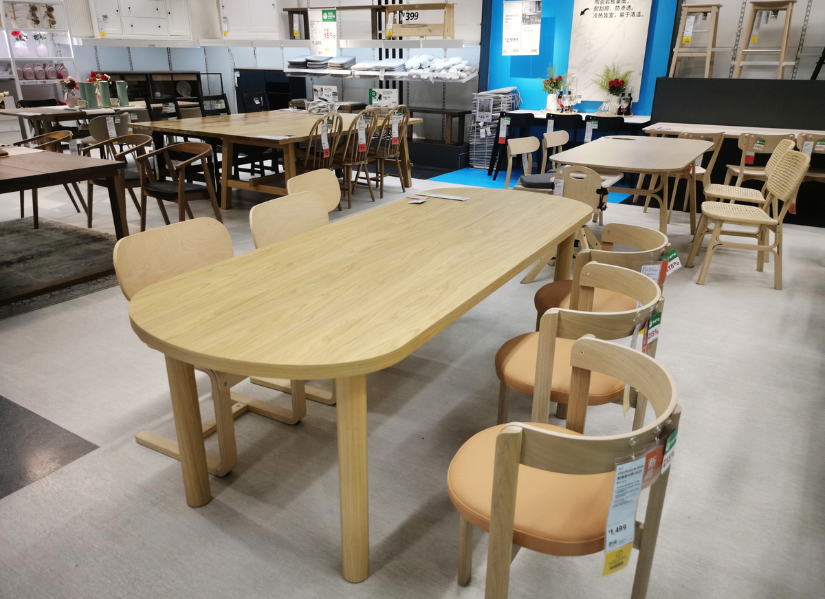 聊城实木餐桌价格：材质、尺寸、工艺影响价格