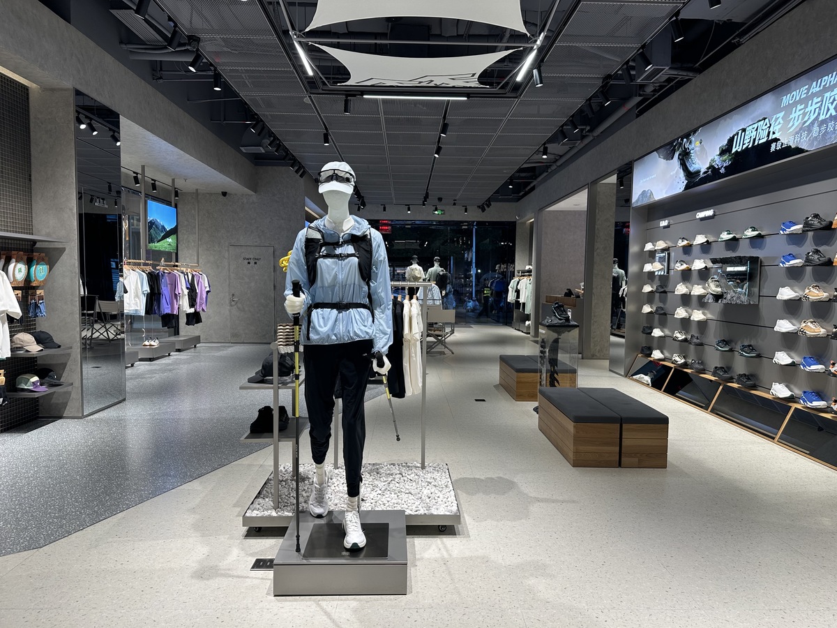 Undefeated 运动品牌：起源、风格和合作 | 不败的潮流