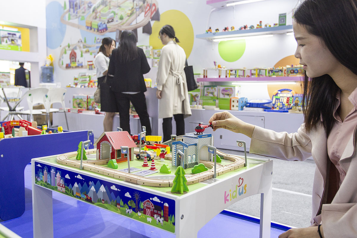 老师让家长陪小孩玩乐高是什么意思