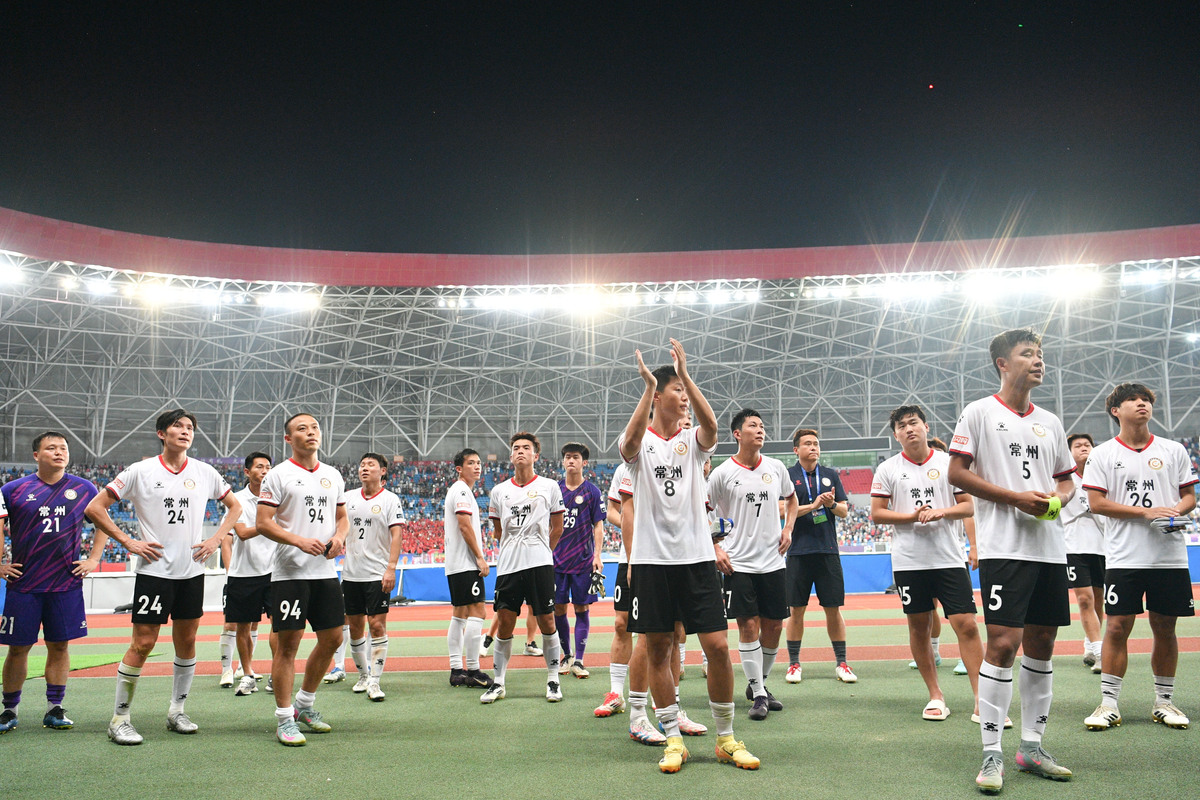 《阳光体育大联赛——足球赛暨第二届狂飙杯立信超级联赛》公众号通讯稿1决赛双方为金融学院和会计学院2最终结果31金融学院取得总冠军3最佳射手：钟秉业4最佳助攻：尚一楠