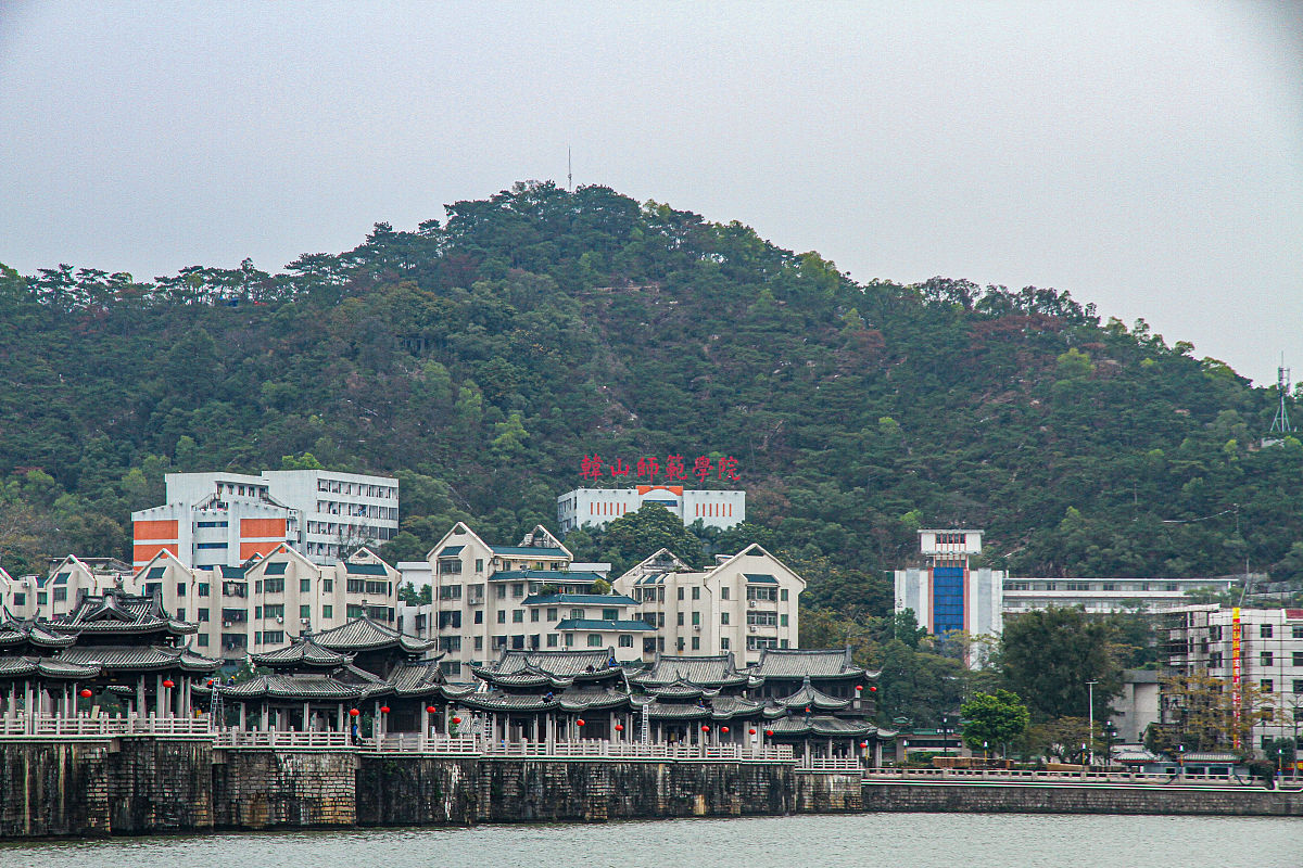 韩山师范学院排名：2018年全国排名第150位，湖南省排名第9位