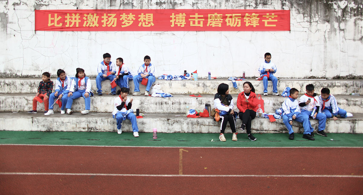 2018年12月16日,海口.海南师范附属小学,参加运动会的小学生.