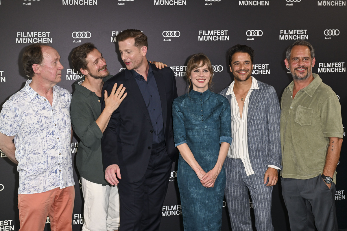 将下面json内容翻译为中文并保持json格式：comment Theres reportedly already been $30 million spent on the project title Masters of the Universe Live-Action Movie Is No Longer Happening at Netflix content pThe live-acti