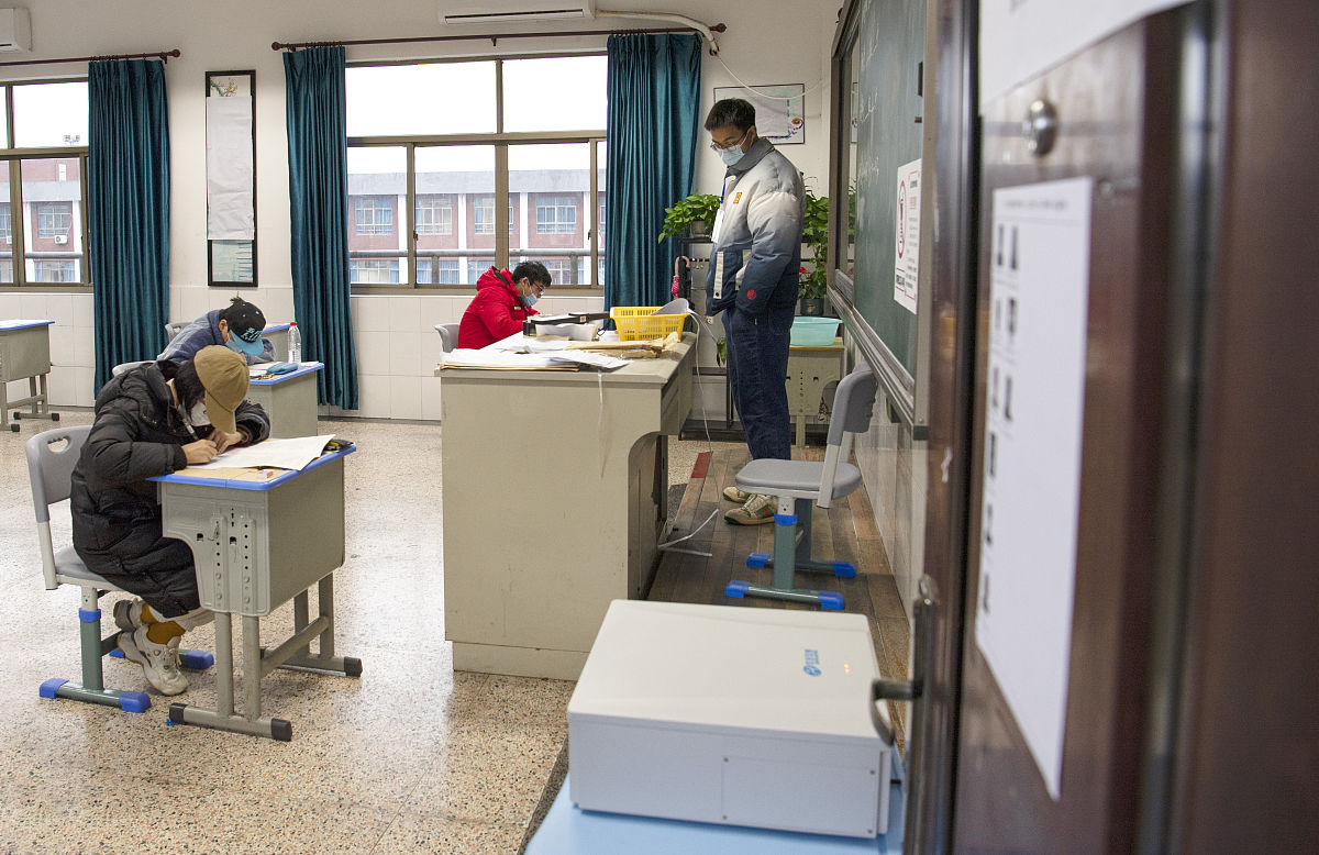 成都卫校师资力量和教学设施设备怎么样？