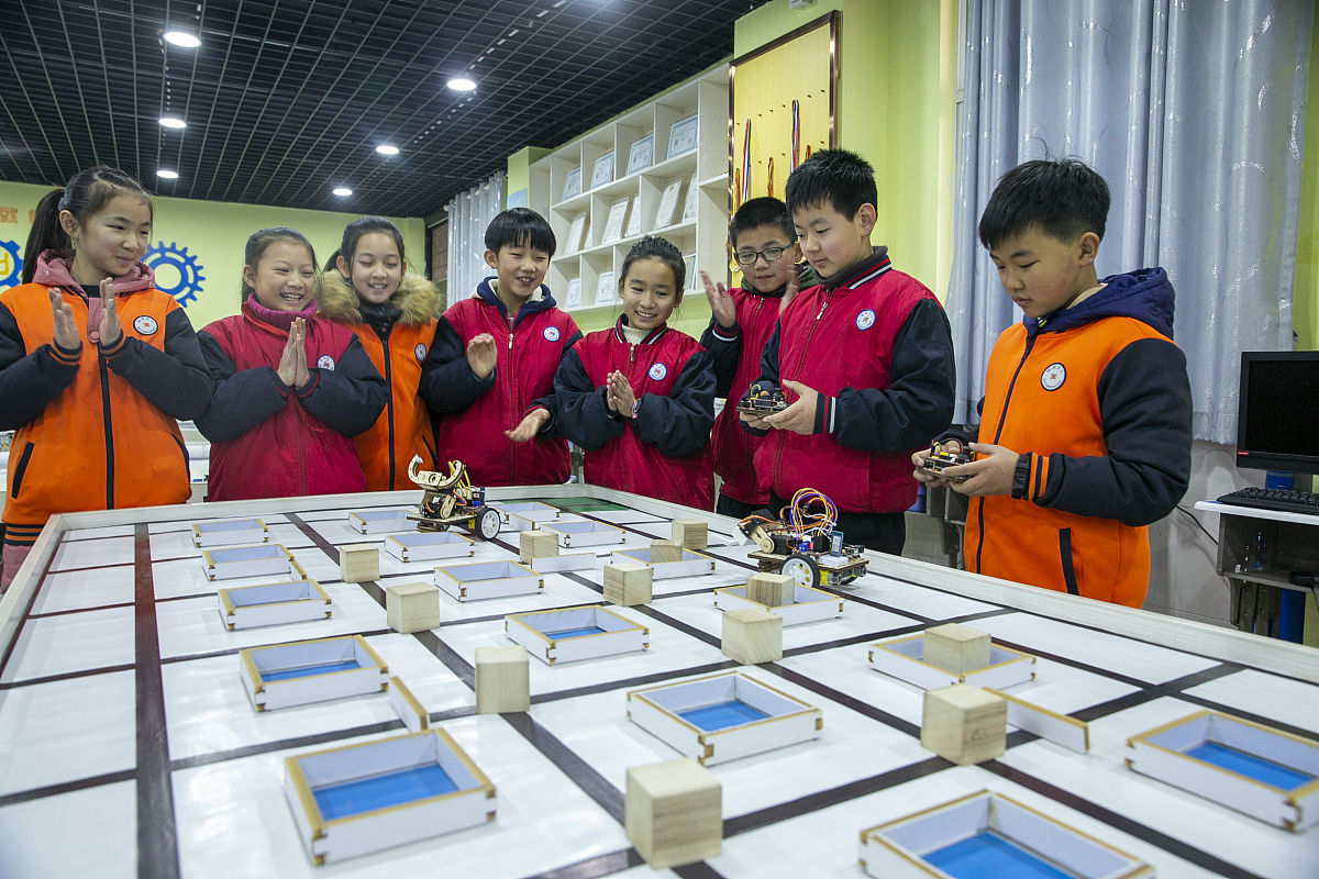 赣州华坚科技学校工业机器人(3+2)大专班课程设置-就业前景