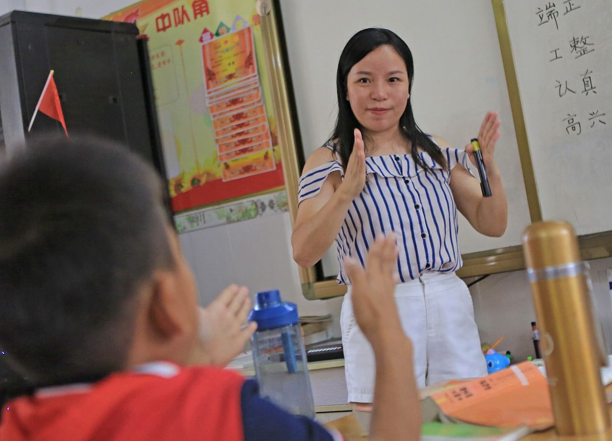 贵州2023年女生适合学的中专专业