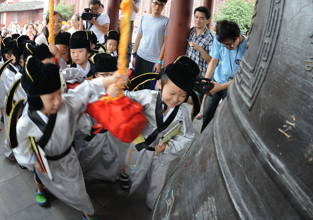 西方各国学校教育制度在发展过程中形成了