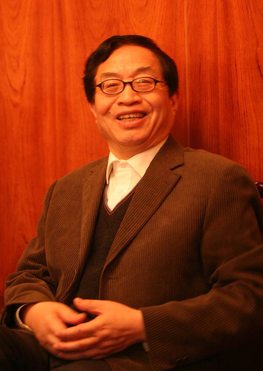 易中天：著名历史学家、文化学者、作家，作品及成就