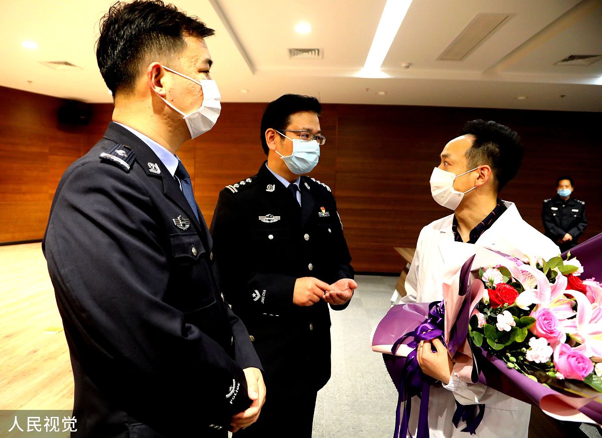 从英雄事迹中汲取力量：疫情防控的启示与感悟