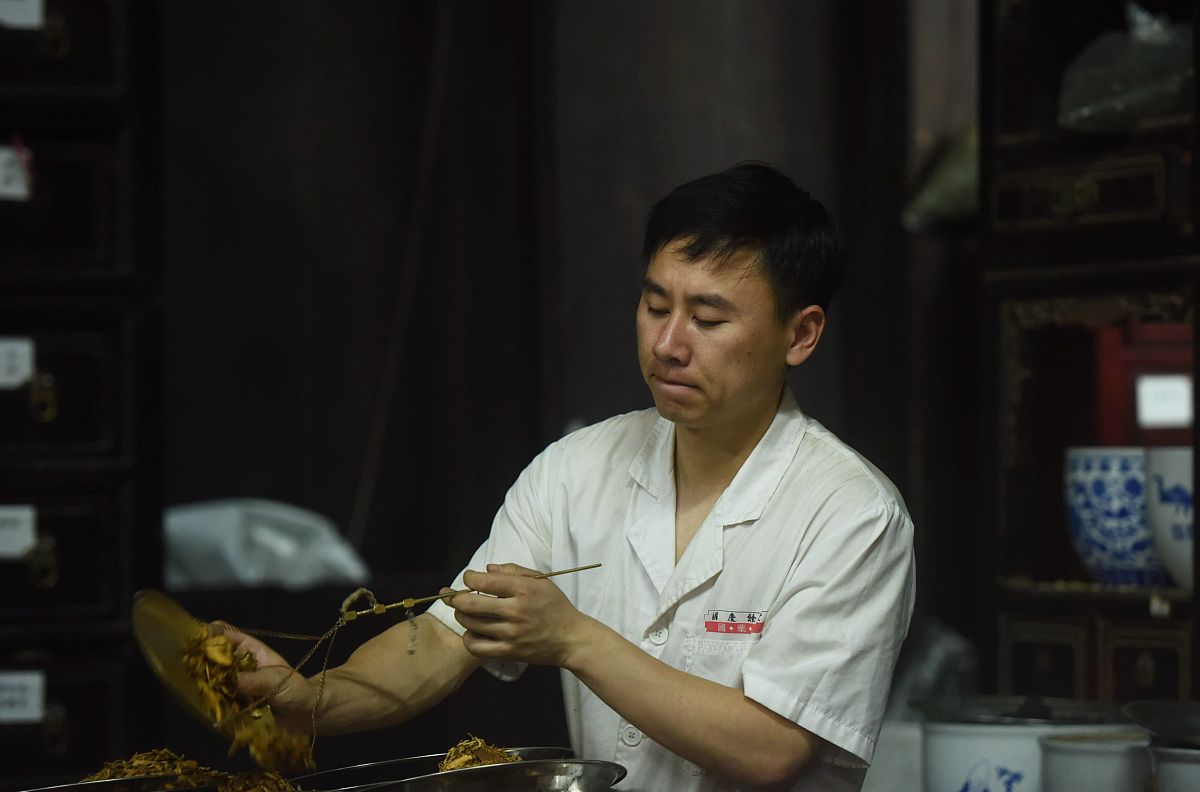 中药配伍研究的三大层次：药材、药效部位、有效成分