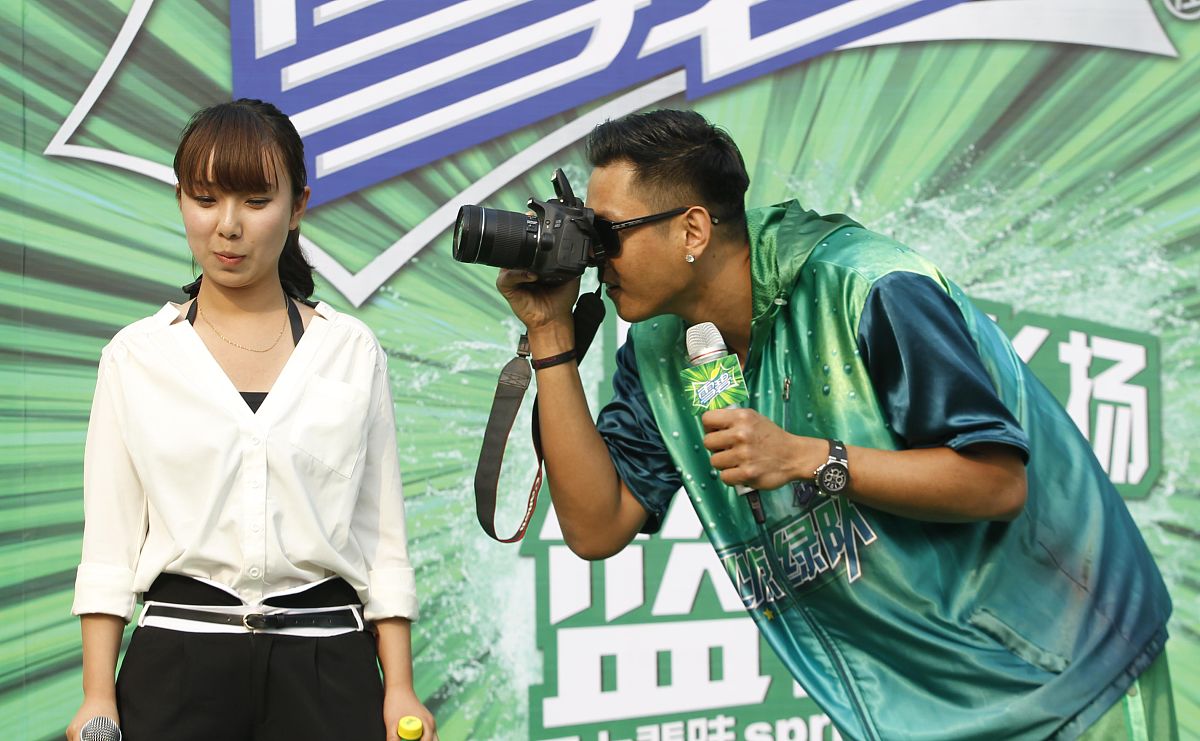 2012年5月26日,山东省青岛市,台湾男艺人黑人陈建州来到青岛参加了某