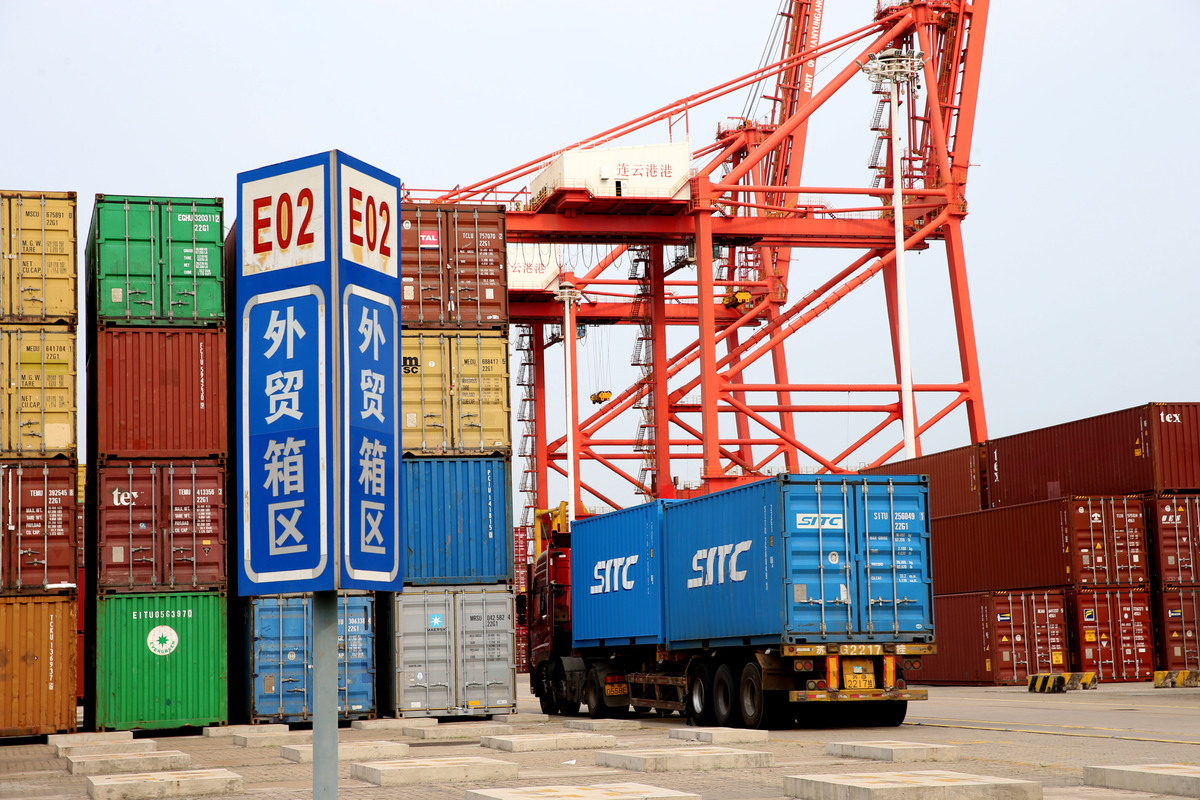 南通港的集装箱设计年通过能力