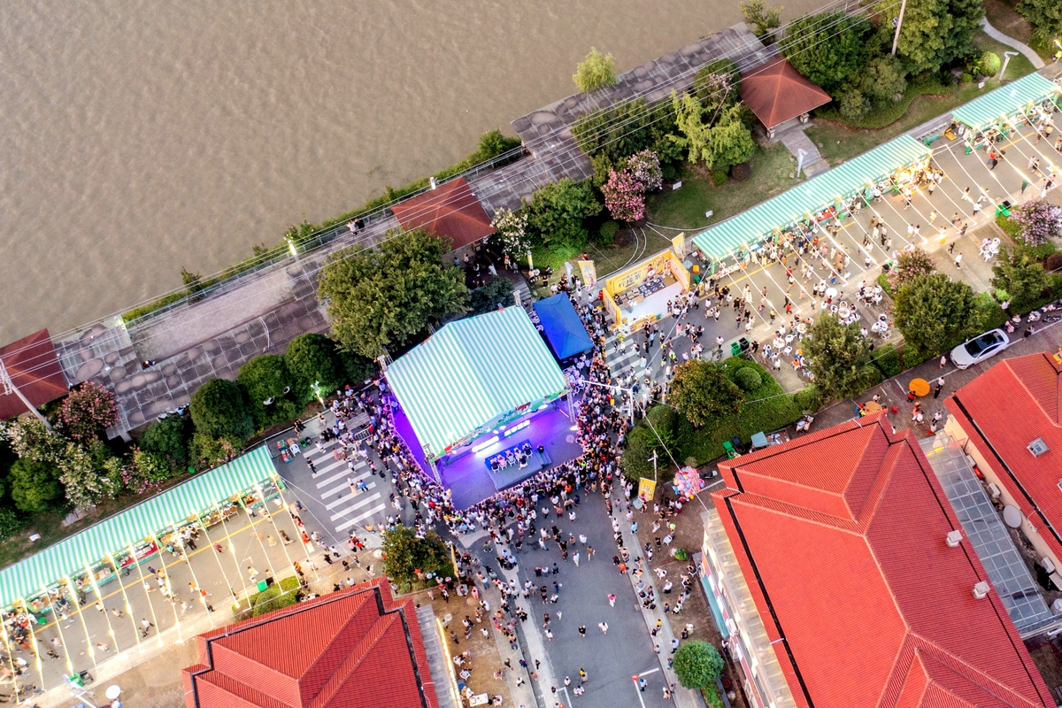 天津滨江道步行街：空间设计与步行体验分析