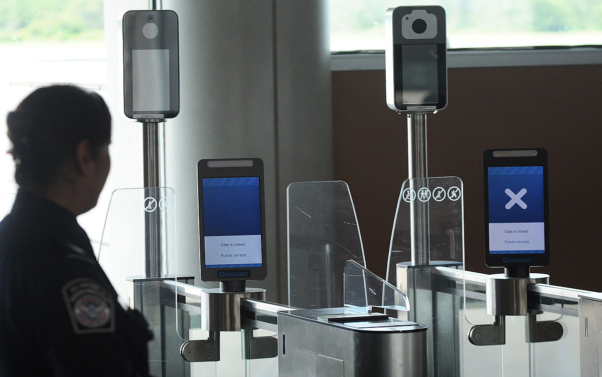 携带沉香木回国限制：1斤能带吗？