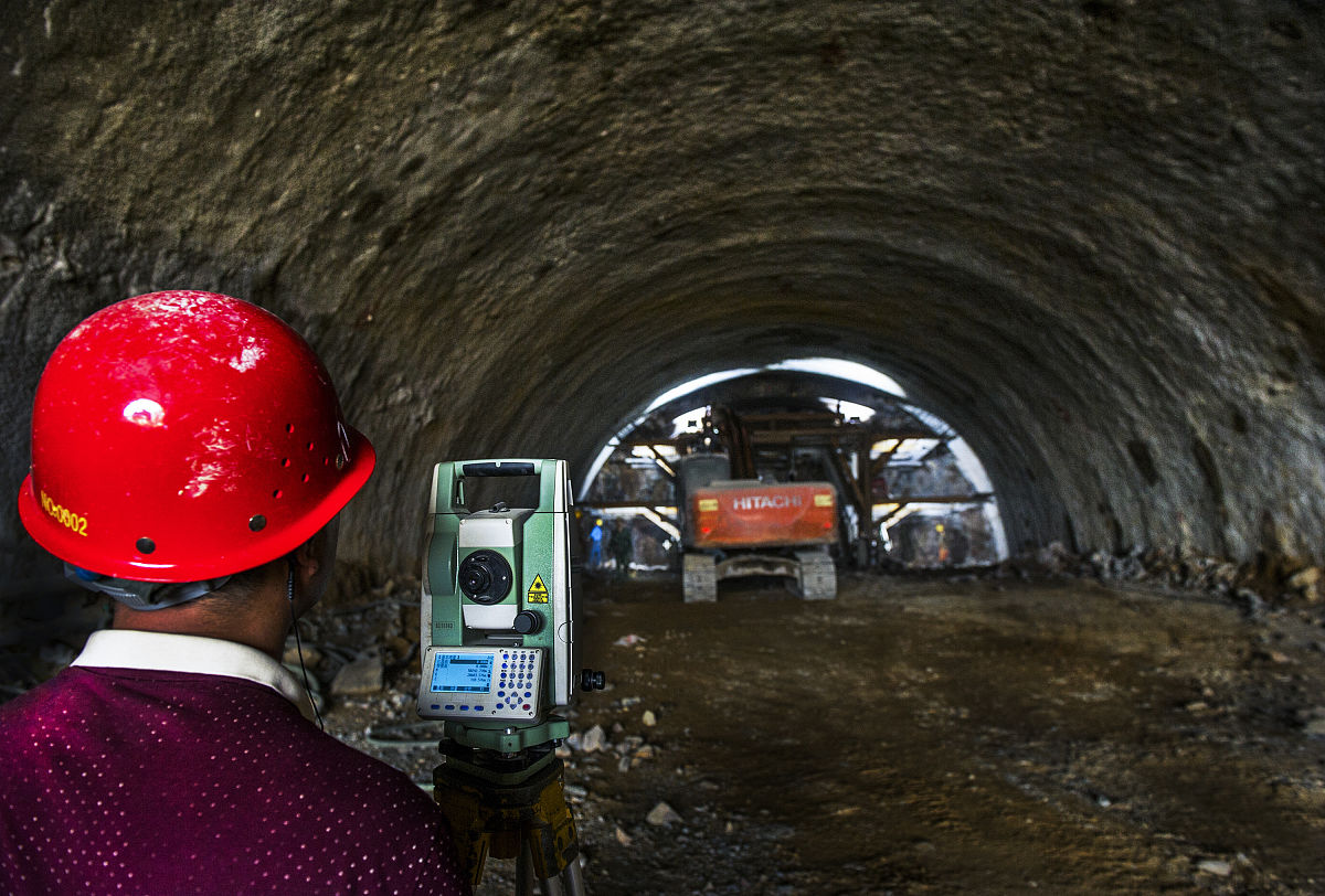 国内隧道围岩稳定性研究时间线 - 从起步到深度分析