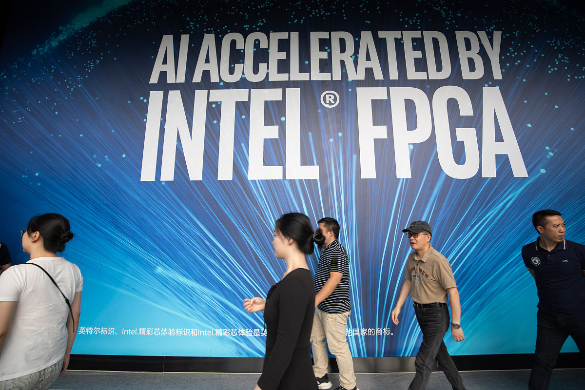 清晰表述这一段要求条理清晰分点论述本文工作完成情况本论文使用FPGA技术为基础针对传统的四象限交通控制器进行了深入的研究和探索。在设计过程中提出了时间可调模式、手动模式、夜间模式和智能交通控制模式等多种控制模式以满足不同场景下的交通信号控制需求。这些控制模式可以让交通信号控制器更加灵活、智能化适应各种交通场景的需要提高交通流量的效率减少拥堵和事故的发生。为了保证交通信号控制器的高效性和可靠性本论文