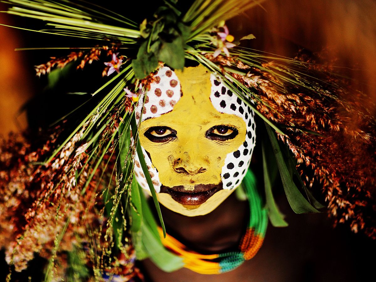 Thus I have been allowed to gain access to their living environment．翻译成中文