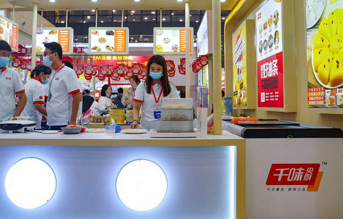 2021年10月10日,郑州一次食品展会上的千味央<strong>厨</strong>展台.