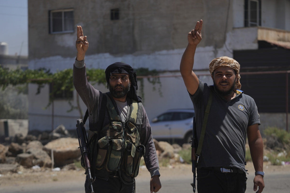 荒漠孤儿：从绝望到掌控，一个残酷童年的生存史