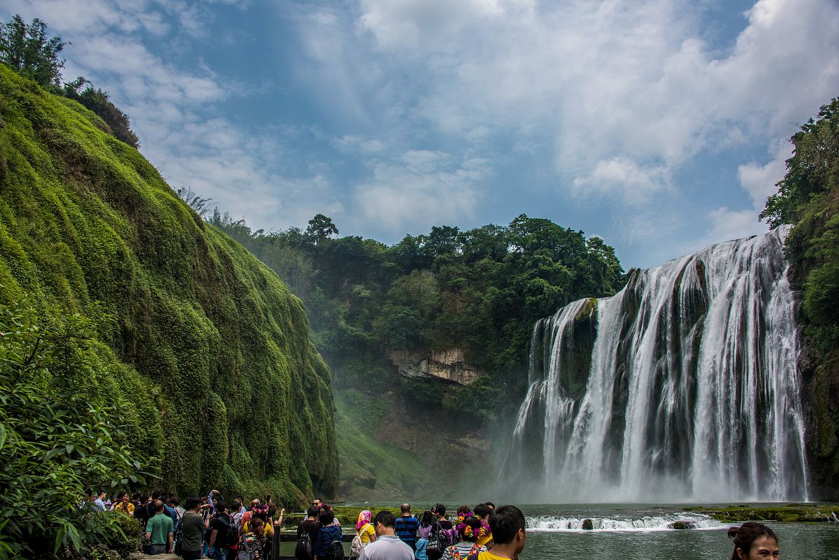 探寻黄果树的科技之光：任正非与华为的贵州情缘