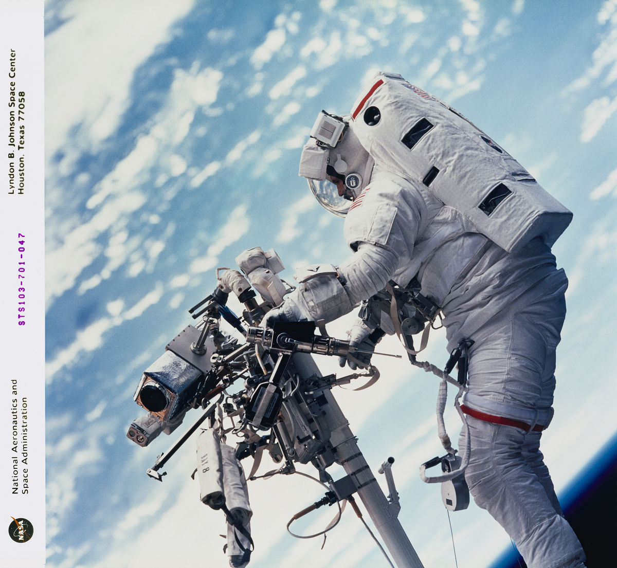 用英文介绍一位勇于探索未知的著名人物可以是科学家、宇航员、科幻作家、探险家等视频中你应当介绍这位人物的基本信息具体地说下他或她所取的成就以及对该人物的看法、有什样的收获。