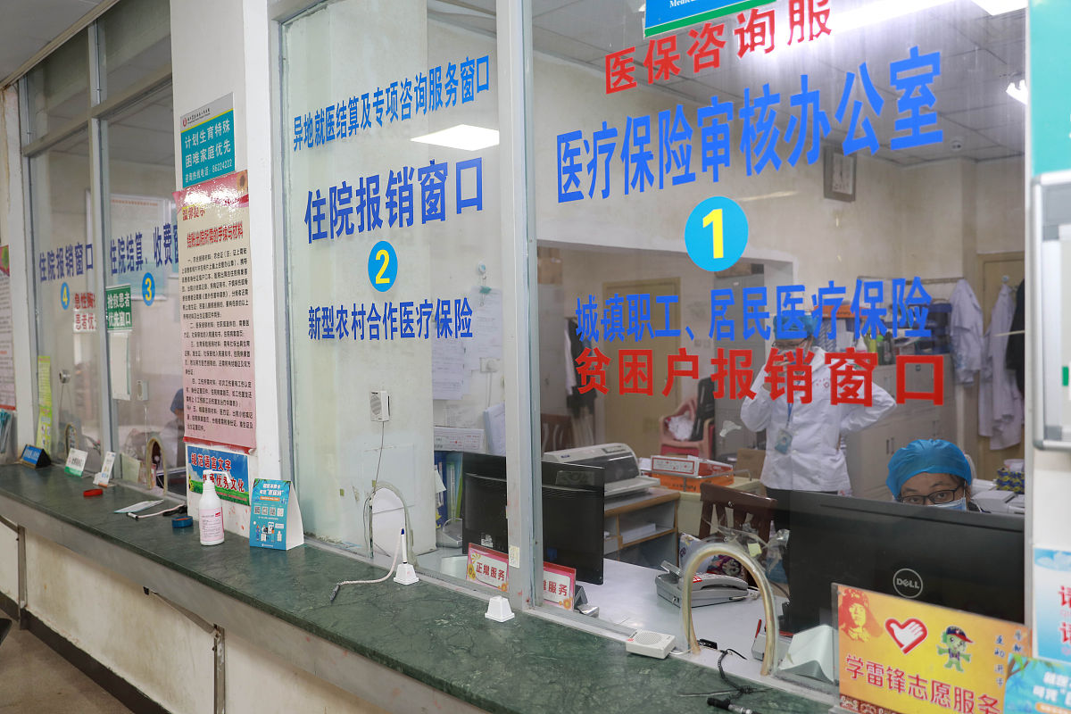 我是一名学校总务处工作人员需要制定一份食堂冷藏冷冻库简易管理规范