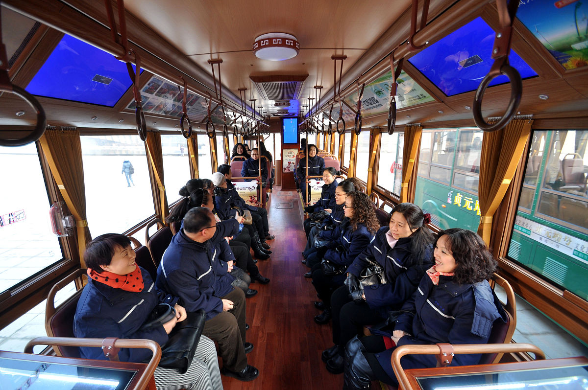 夏日蝉鸣：唐代虞世南古诗仿写 - 蝉声入耳如针刺