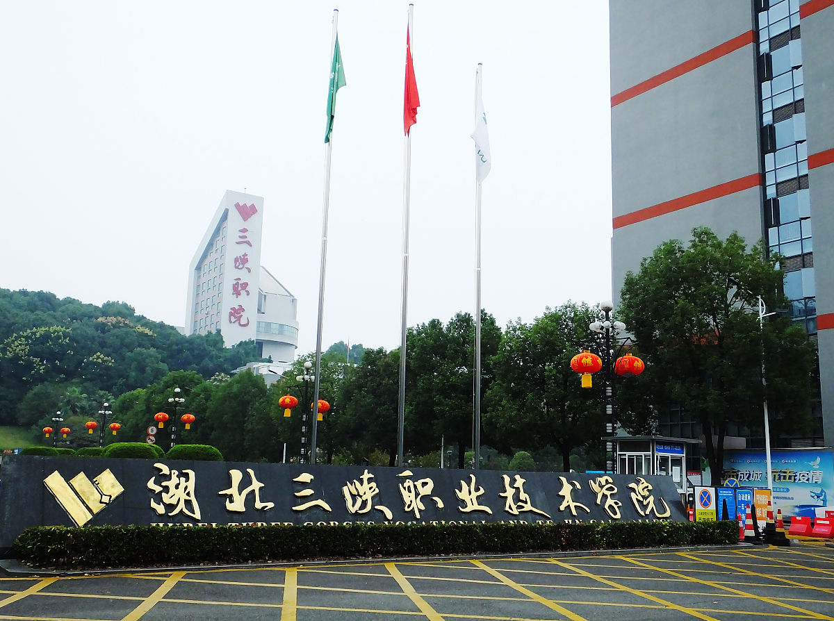 湖北女生报考医学院校推荐：2022年热门院校盘点
