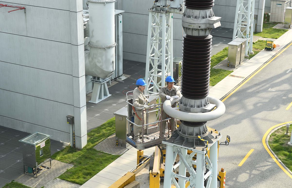 安徽能源技术学校的发电厂及变电站电气设备学习哪些课程