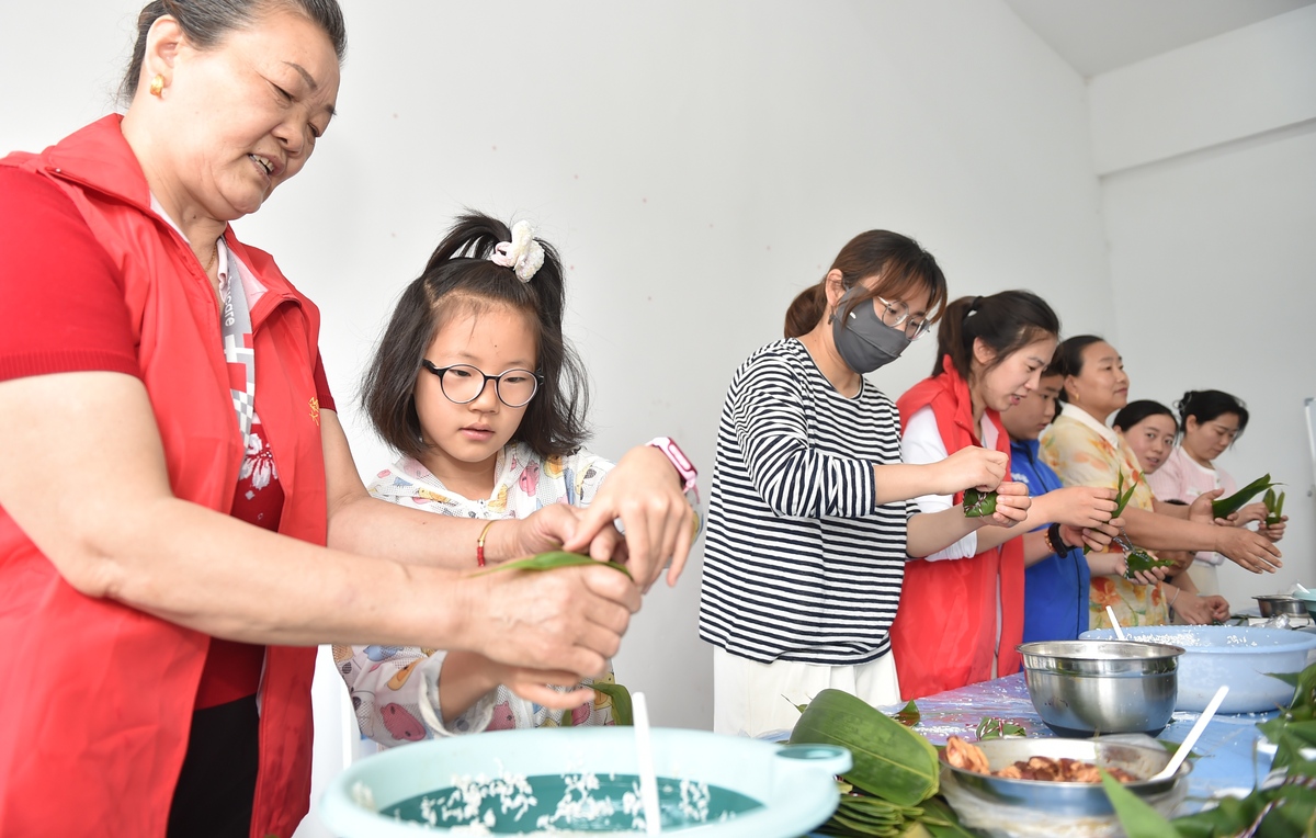 舉出在日程生活中所經歷的一件事「讓您有特別的體會或領悟的事」試論述說出「這件事足以構成個人內心所呈現的美」請寫600~700字文章