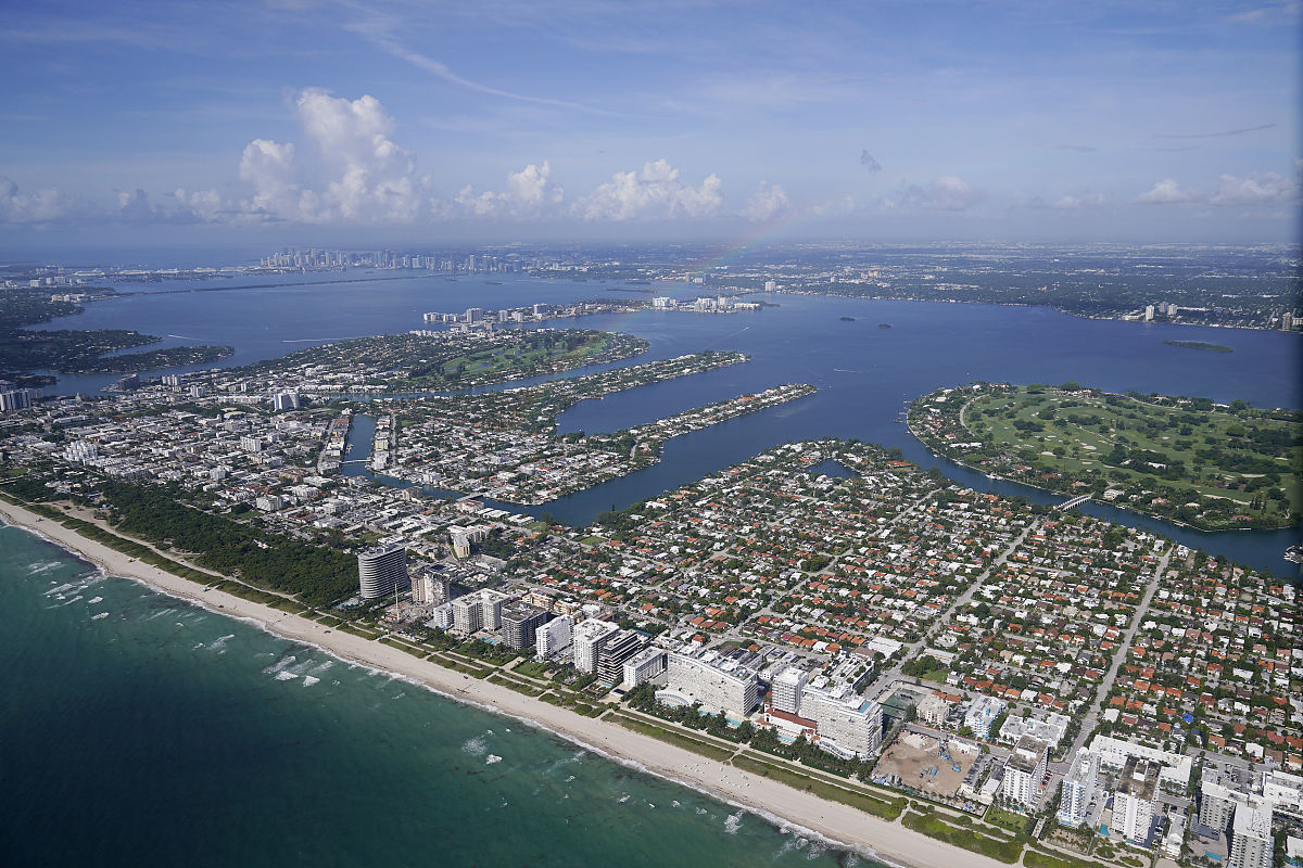 突发洪水袭击了佛罗里达州北部的迈阿密导致汽车和房屋被淹没恶劣天气导致航班停飞#迈阿密#佛罗里达#南佛罗里达#佛罗里达天气#天气#下雨#下雨#洪水#迈阿密天气