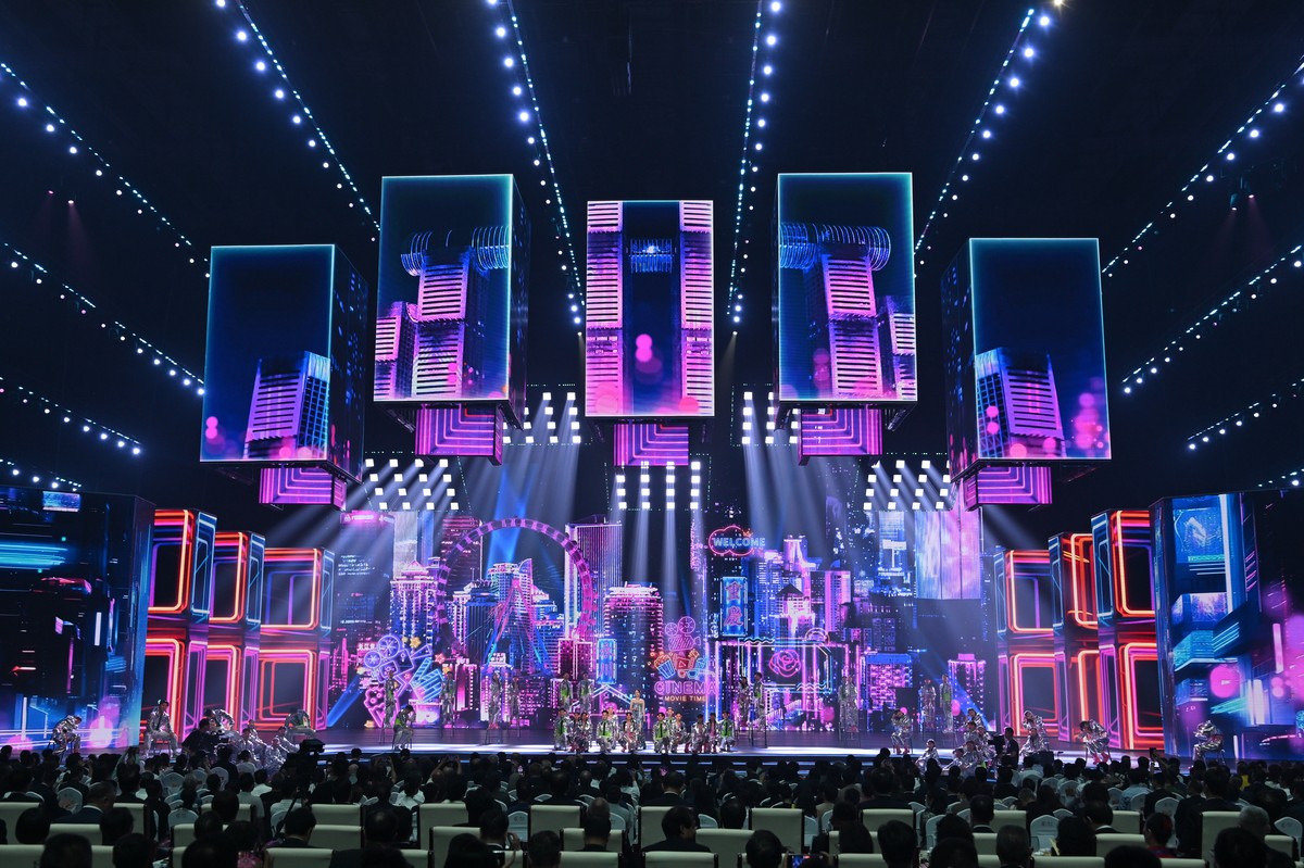 以综艺节目的节奏感和节目效果为题写一篇1200字文章