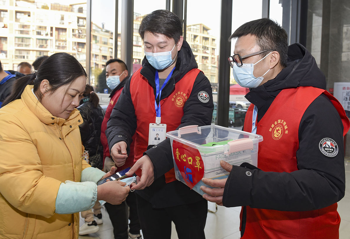 朋友经济困难怎么办？如何提供帮助？