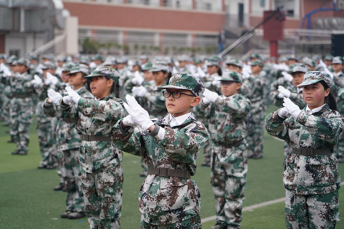 假设：在东汉时期黄巾起义唐周没有告密会发生什么？写个三国后传