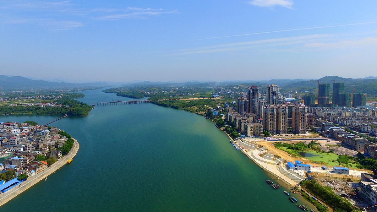 2019年9月23日,航拍珠江上游融江广西柳州市融安县城段江面美景.