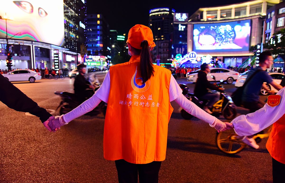 请给出饲料企业经销商门店SHE管理方面的文本