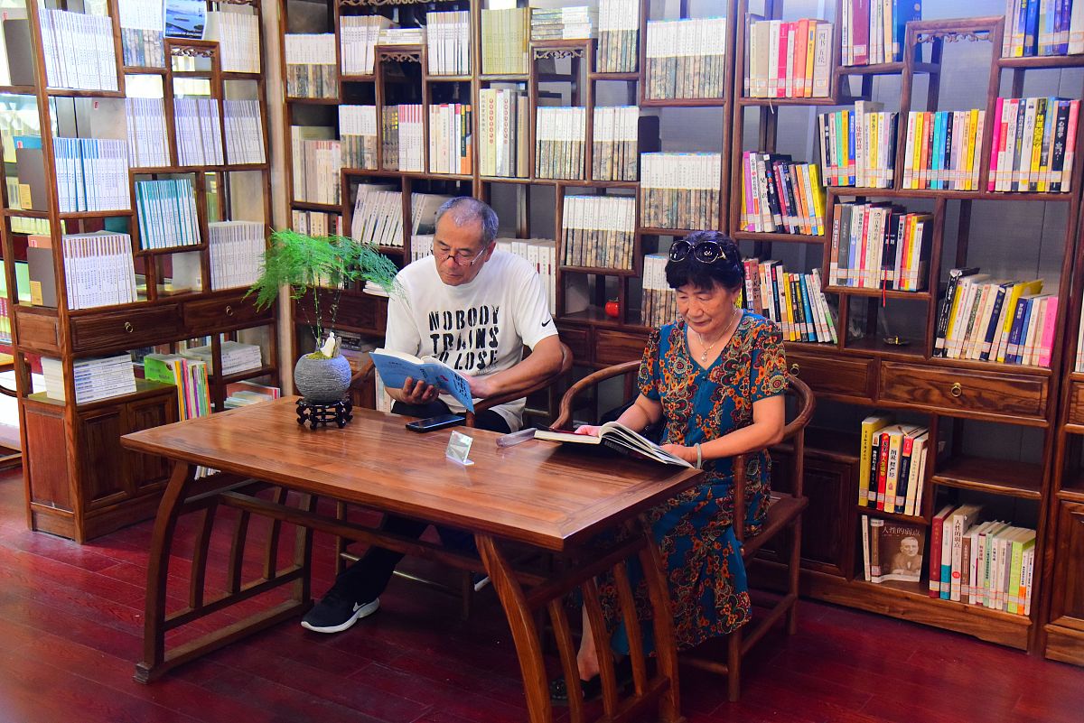 退休生活：读书、旅行、志愿者，以及对设计的热爱