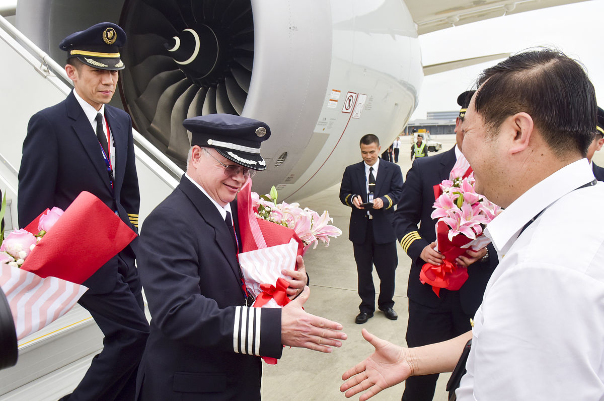 成都航空学校招生条件：初中生如何圆梦航空