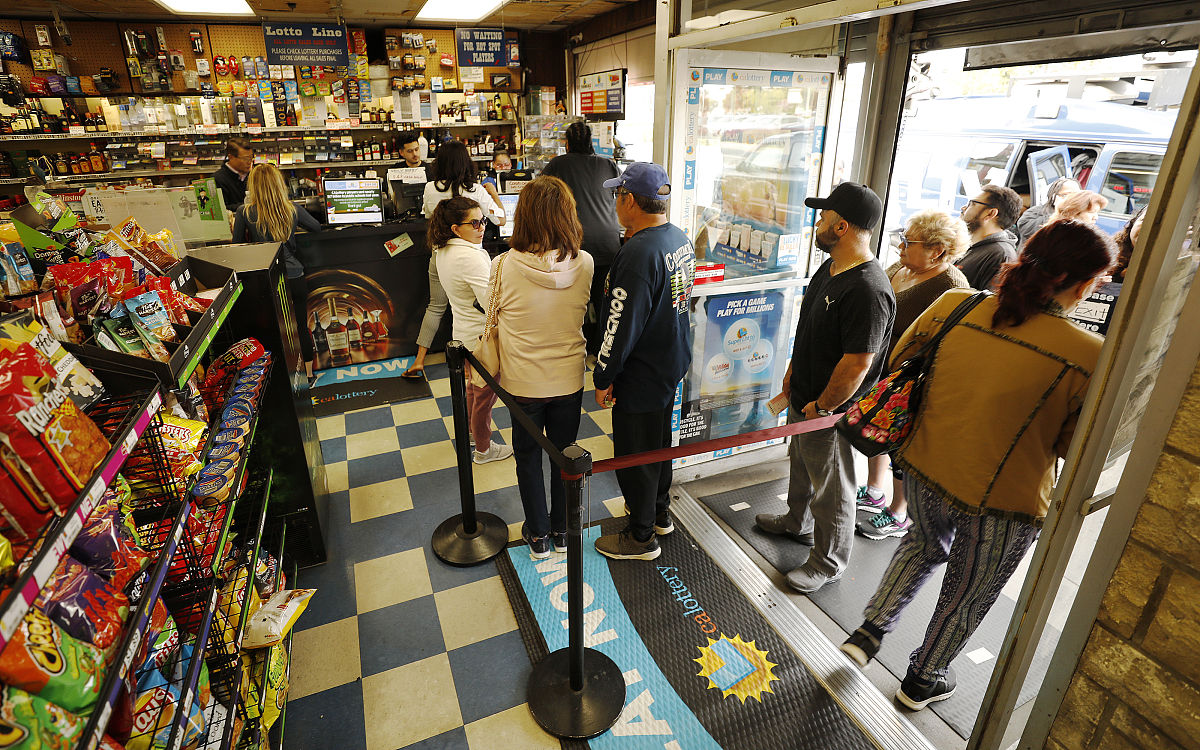 当地时间2019年3月27日,美国hawthorne,劲球(powerball)彩票售卖点.23