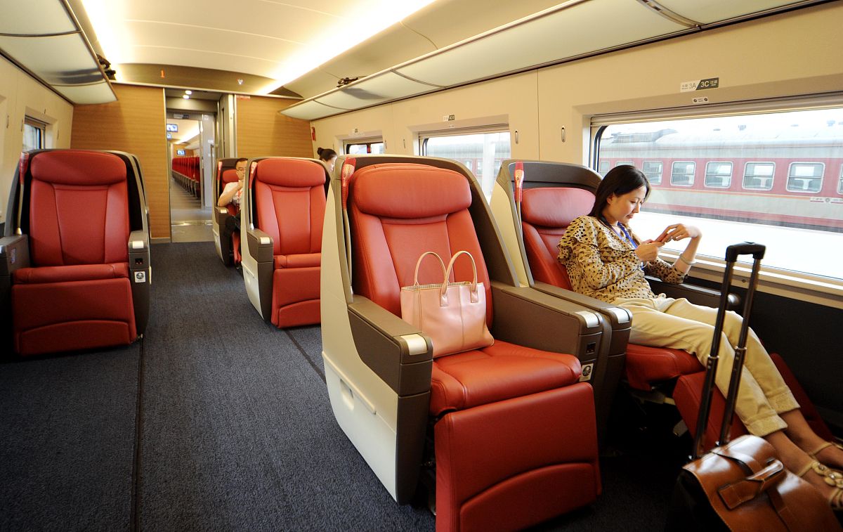 铁路客运英语对话：去北京的火车