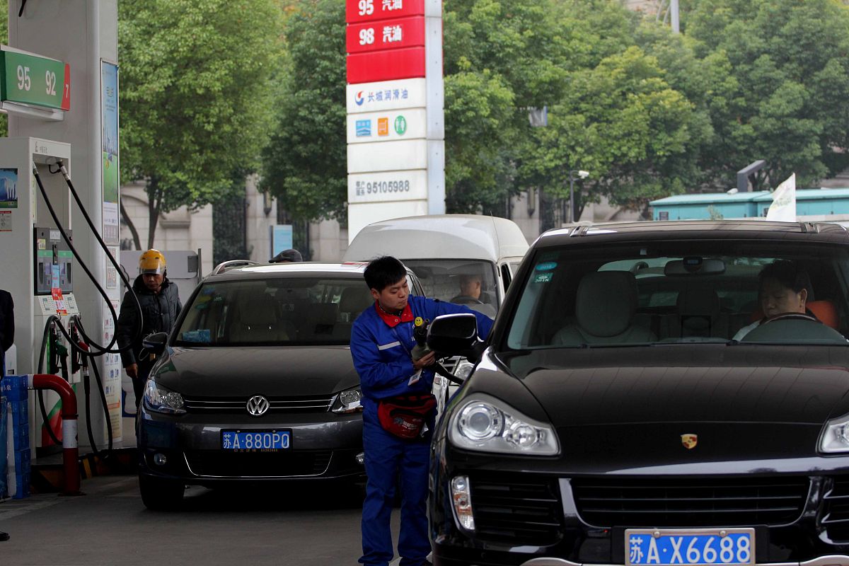 城管查处洗车店占道洗车作一篇文章