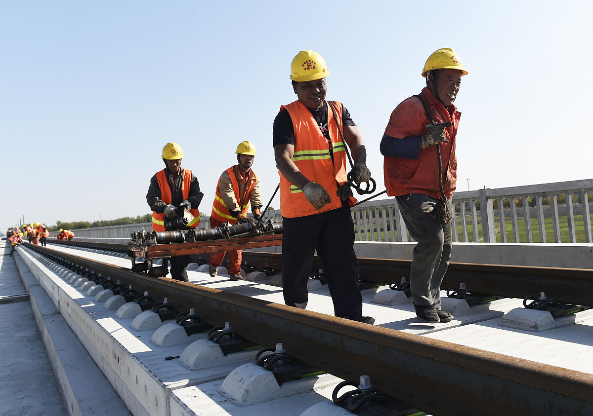 铁路交通工程专业就业方向：从设计到维护，多领域发展
