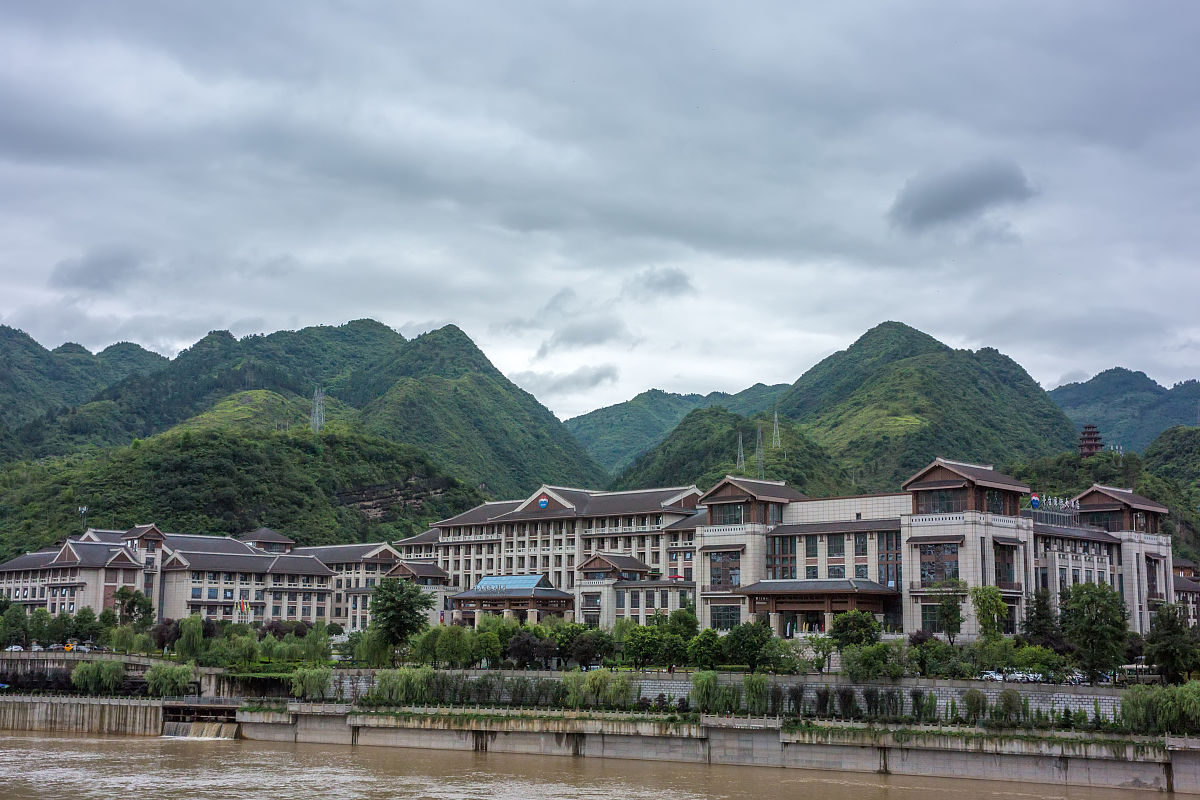 五峰土家族自治县职业教育中心饭店旅游服务与管理专业怎么样？专业就业怎么样？；：：；；第三件事输入分隔符###############