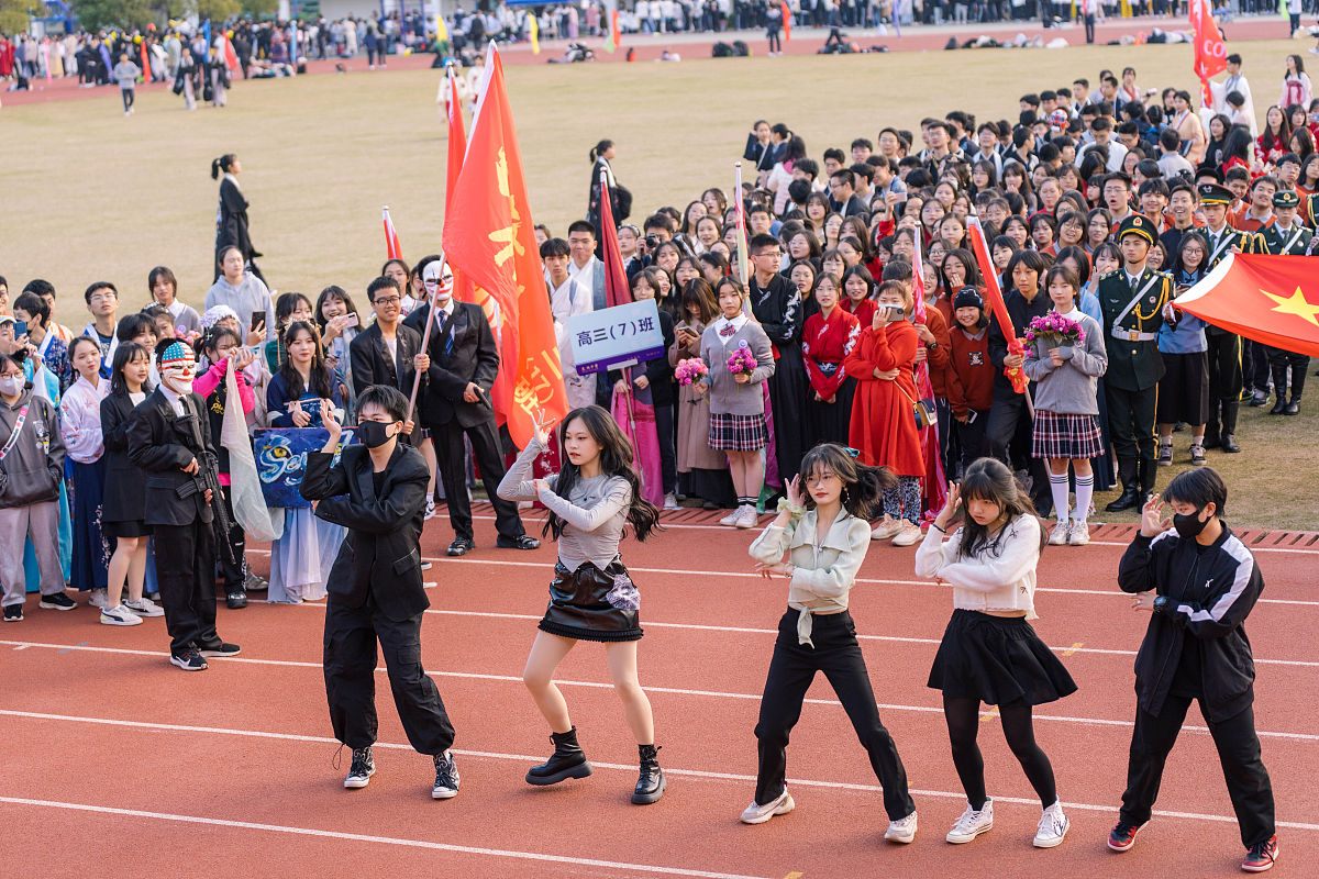 运动会开幕词：团结拼搏，展现青春力量