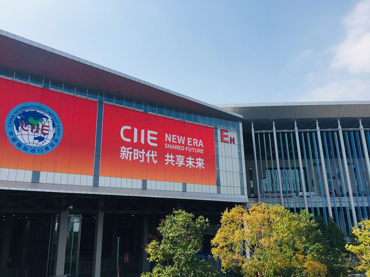 根据文章主题2023中国国际橡塑展门票多少钱撰写关于门票价格的文章内容要与主题相关参考以下素材撰写不一样的内容CHINAPLAS 2023 国际橡塑展观众预登记火热进行中2023年4月11日前进行预登记可享早鸟优惠4天的票价为人民币50元原价：人民币80元。完成预登记的观众可于展前收到电子参观证电子确认信避免现场排队购票快捷入场。