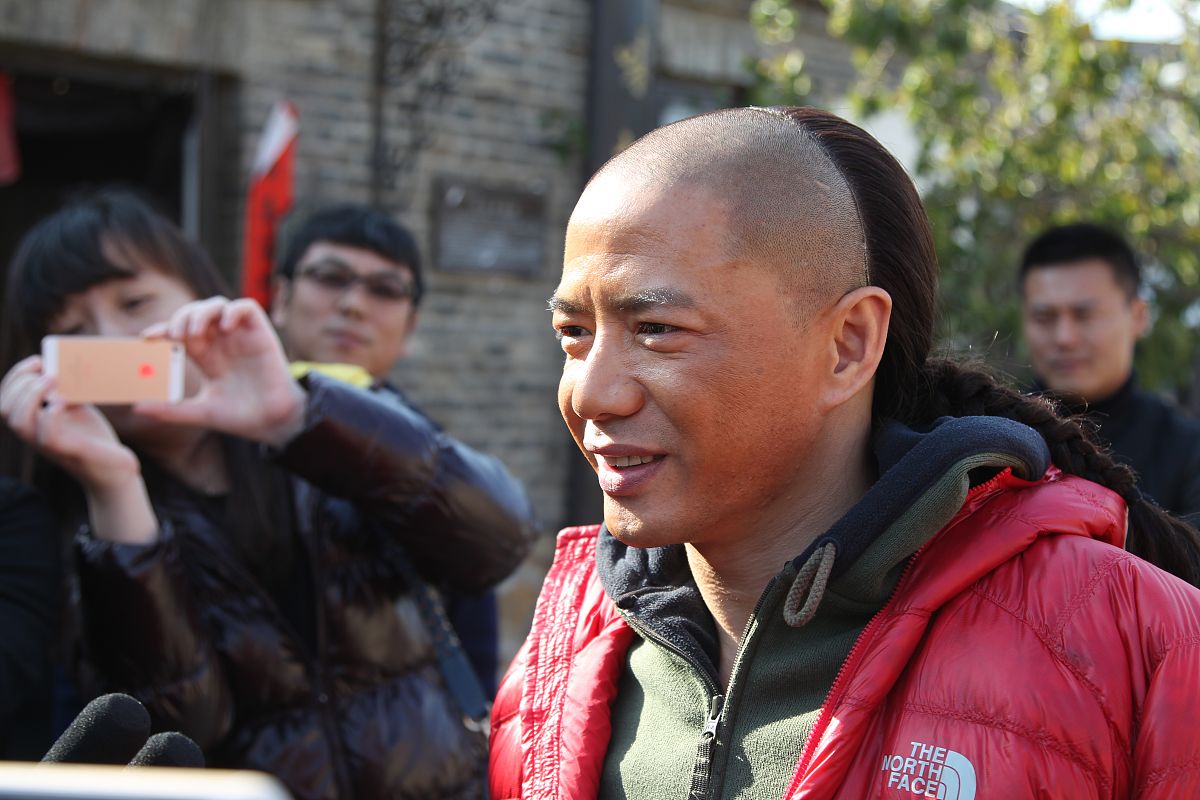 2014年11月15日,辽宁大连,电视剧《大连故事》开放探班.段奕宏