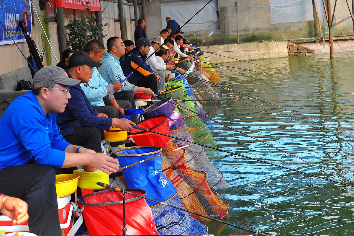 野钓要注意什么帮我用200字详细描述
